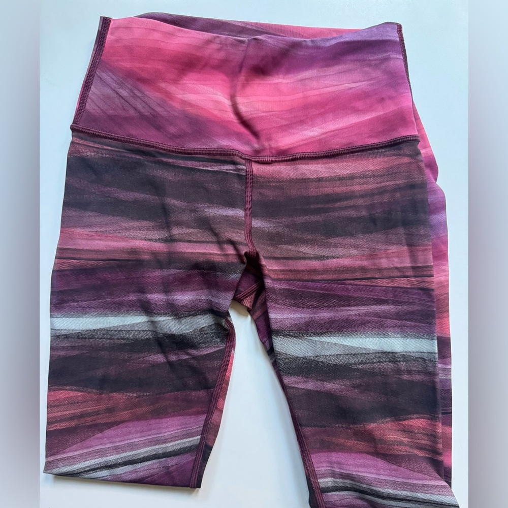 [Lululemon] Wunder Under Hi-Rise Tight Central Saint Martins Nulux 28" Sz: 6 - Picture 8 of 9